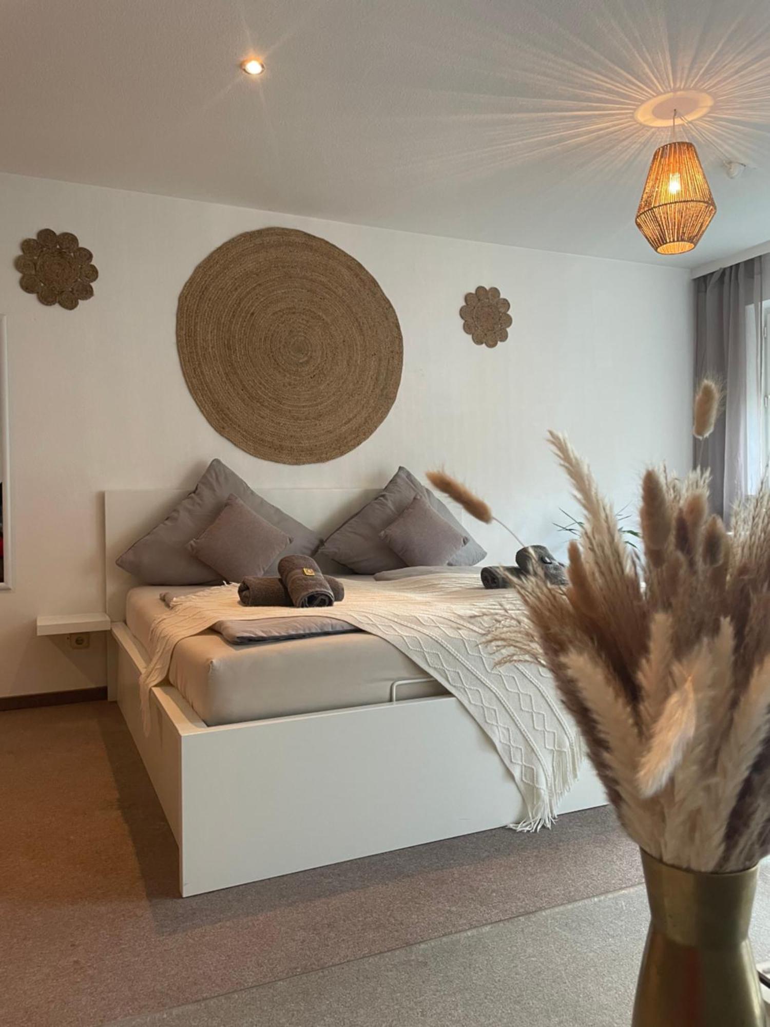 Kingsize Bett Boho Apartment Mit Tiefgarage Naehe Salzburg Freilassing Eksteriør bilde