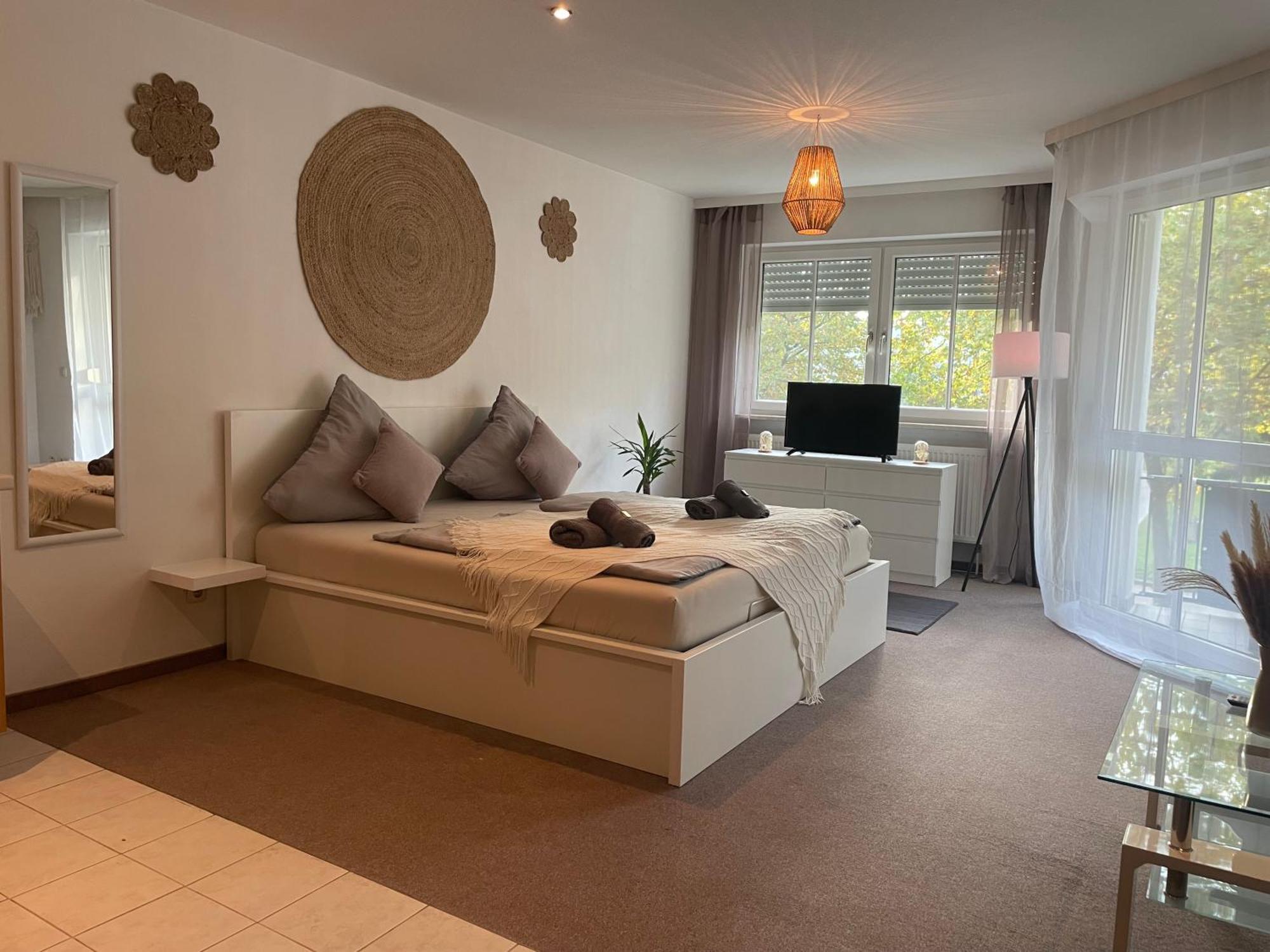 Kingsize Bett Boho Apartment Mit Tiefgarage Naehe Salzburg Freilassing Eksteriør bilde